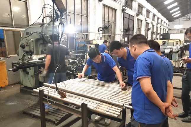 鄭州市神龍泵業(yè)有限公司每周對各個工序進行質量監(jiān)督檢驗的現(xiàn)場。
